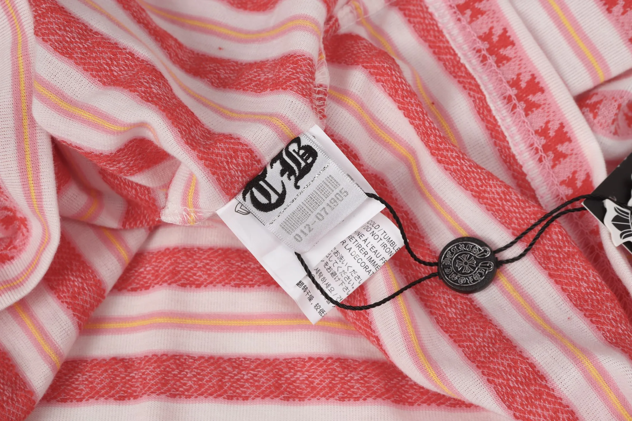 P190 -Chrome Hearts/Chrome Hearts 25ss season's most popular striped yarn-dyed long-sleeved T-shirt -High weight, high density and high quality. The wool is soft, delicate and skin-friendly. It feels soft and silky. It has excellent warmth and skin-friendly properties. -Customized weaving and dyeing, no color difference, no matter the fabric or workmanship details, beat the ordinary version on the market. -Colour: black, gray, blue, pink, green -Size: S M L XL